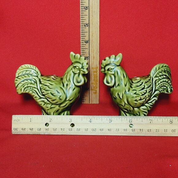 Vintage Green Rooster Salt and Pepper Shakers - Picture 7 of 11
